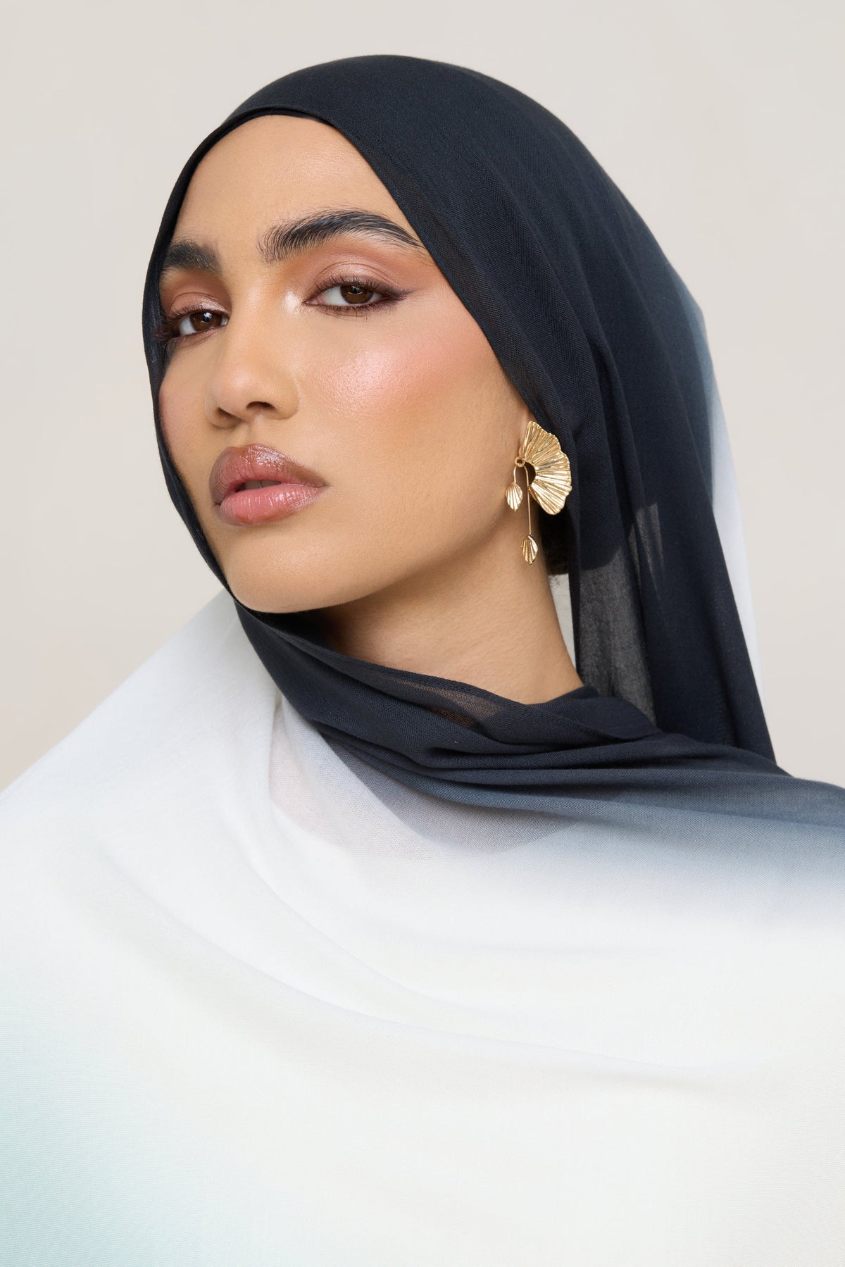 Ombre Modal Hijab - Aquatic Noir