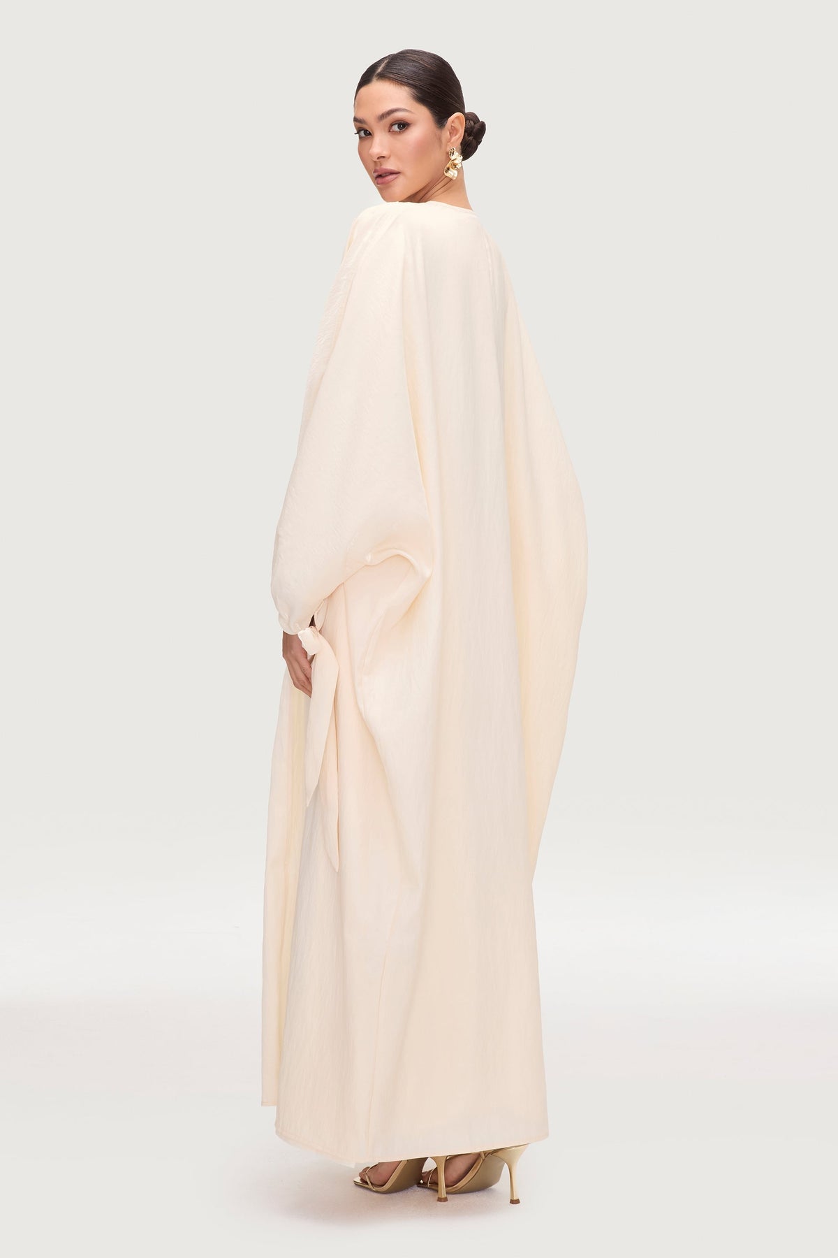 Safiyah Open Abaya - Panna Cotta